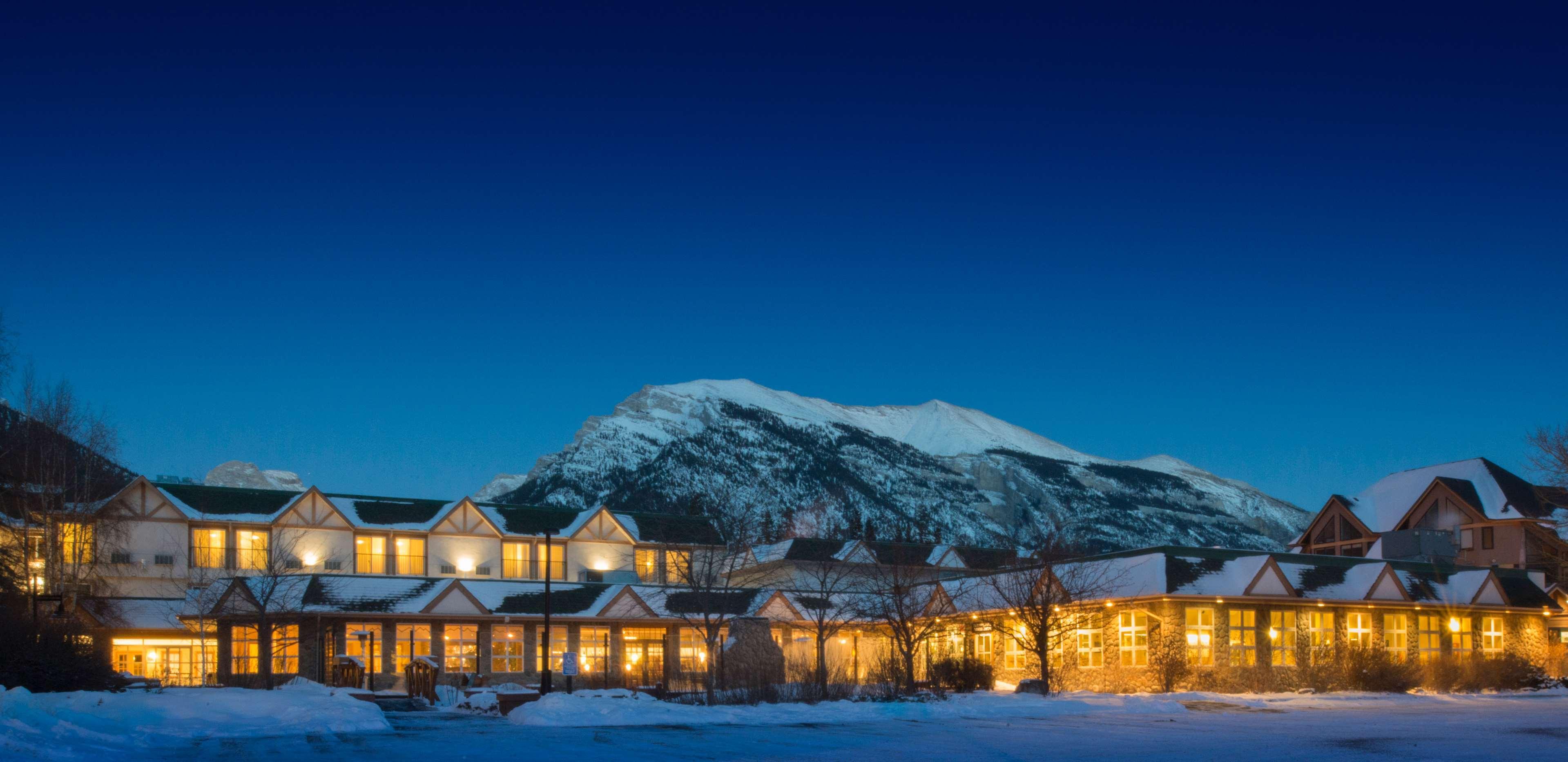 Coast Canmore Hotel & Conference Centre מראה חיצוני תמונה