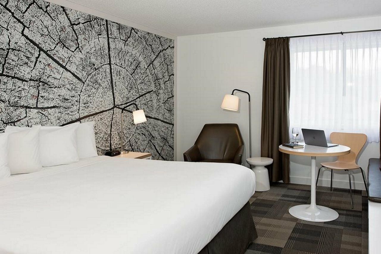 Coast Canmore Hotel & Conference Centre מראה חיצוני תמונה